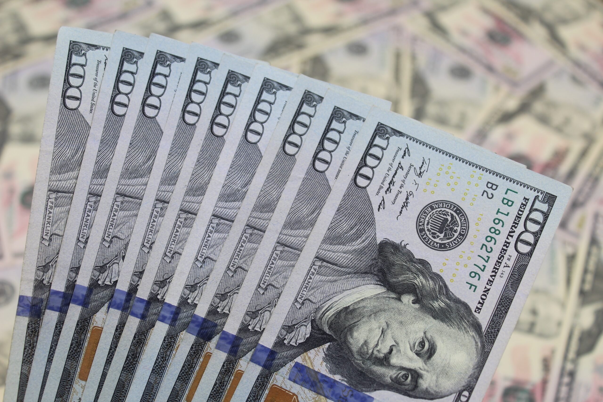 Mercado Cambial em Alta: O Que Significa o Crescimento de 288% na Venda de Divisas?